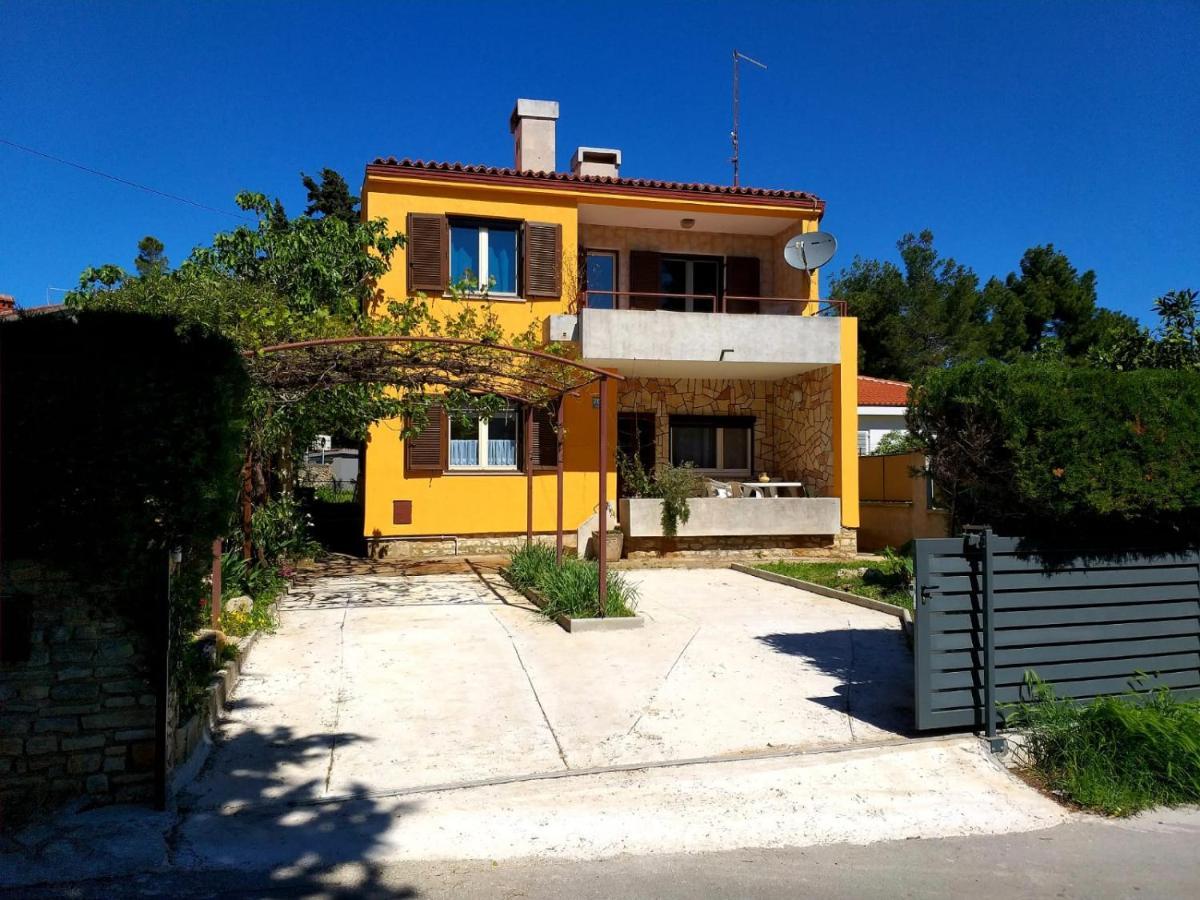 Appartements Clementina Premantura Exterior photo